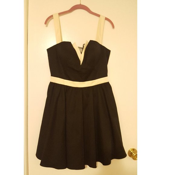 Modcloth Trim & Prosper Dress - Picture 8 of 8